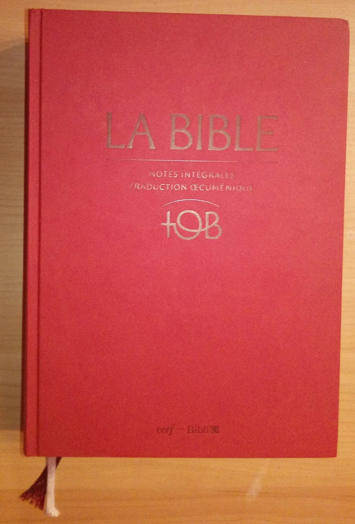 Plusieurs traductions de la Bible côte à côte